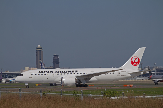 B787 JA843J