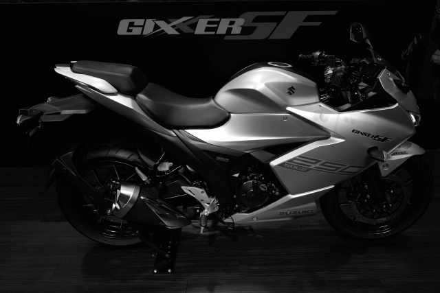 スズキGIXXER SF