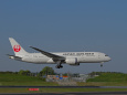 B787 JA832J