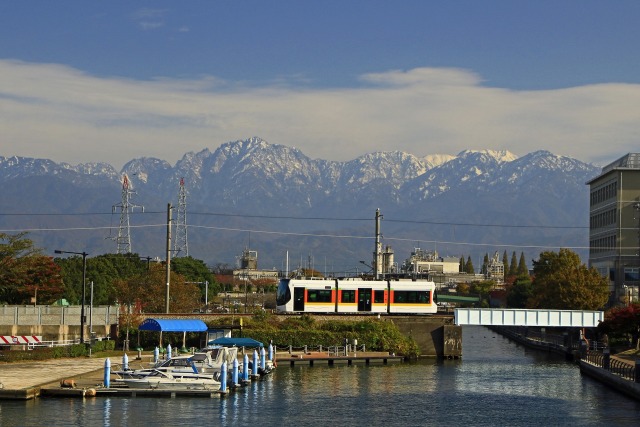 立山連峰背にして