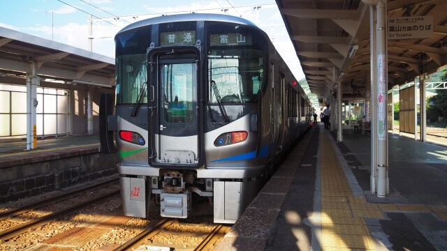 あいの風とやま鉄道