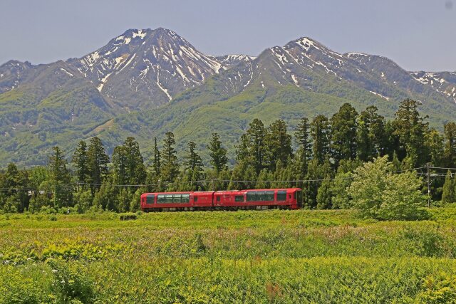 妙高山麓の雪月花