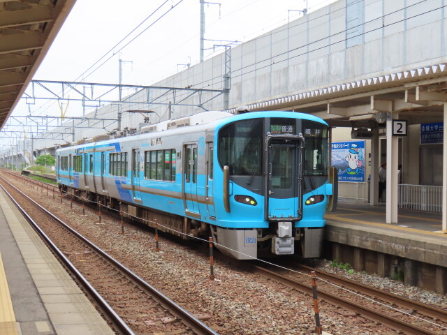 IRいしかわ鉄道 521系