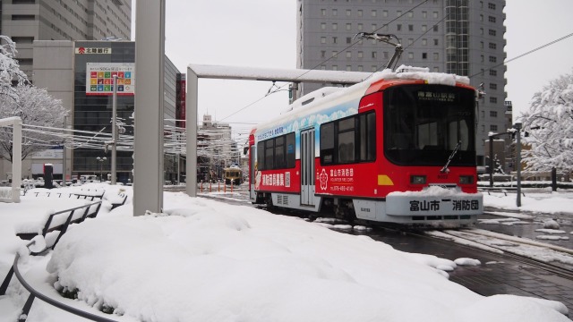 冬の富山市電