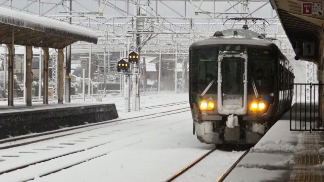 冬のあいの風とやま鉄道